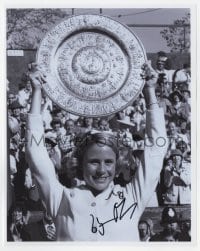 1h907 GLYNNIS O'CONNOR signed 8x10 REPRO still 1980s holding giant trophy over her head in audience!