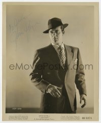 1h403 JOHN PAYNE signed 8.25x10 still 1948 great portrait wearing suit & hat in Larceny!