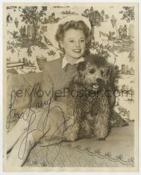1h410 JUNE ALLYSON signed deluxe 8x10 still 1940s great portrait at home with her adorable dog!