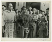 1h440 MARLON BRANDO signed TV 8.25x10.25 still R1960s w/ Louis Calhern in a scene from Julius Caesar!