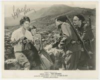 1h515 SOPHIA LOREN signed 8x10 still 1960 with Eleonora Brown scared of men with guns in Two Women!