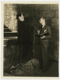 1r092 BRIDE OF FRANKENSTEIN candid deluxe 7.5x10 still 1935 James Whale & the monster's stand-in!