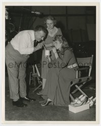 2a251 DU BARRY WAS A LADY candid deluxe 8x10 still 1943 Lucille Ball & cameraman sharing a drink!