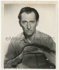 2a645 MUMMY 8x9.5 still 1959 portrait of Peter Cushing as the desecrator of Yvonne Furneaux's tomb!