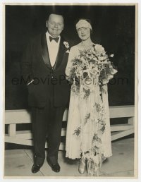 2a765 ROSCOE FATTY ARBUCKLE 6.5x8.5 news photo 1925 in tuxedo marrying pretty Doris Deane!