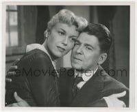 2a969 WINNING TEAM 8.25x10 still 1952 romantic c/u of pretty Doris Day & Ronald Reagan embracing!