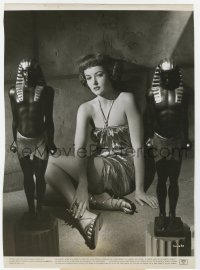 2a608 MARTHA VICKERS 7.5x10.25 still 1947 sitting on floor in sexy outfit by Egyptian statues!