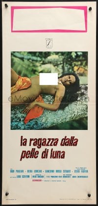 2t875 MOON SKIN Italian locandina 1973 La ragazza dalla pelle di luna, sexy star laying on tree!
