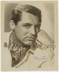3d462 CARY GRANT signed 8.25x10 radio publicity still 1947 appearing on the Burns & Allen Show!