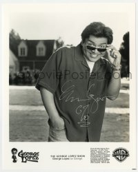 3d510 GEORGE LOPEZ signed TV 8x10 still 2002 smiling with sunglasses, from The George Lopez Show!