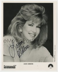 3d579 LEEZA GIBBONS signed 8x10 publicity still 1988 when she appeared on Entertainment Tonight!