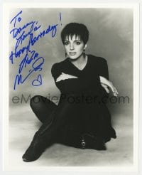3d898 LIZA MINNELLI signed 8x10 REPRO still 1980s full-length seated portrait of the singing star!