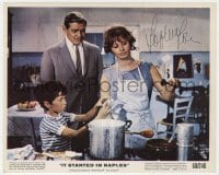 3d672 SOPHIA LOREN signed color 8x10 still 1960 cooking w/Gable & Marietto in It Started in Naples!