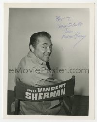 3d290 VINCENT SHERMAN signed 4x5 photo 1950s the director in his chair looking over his shoulder!