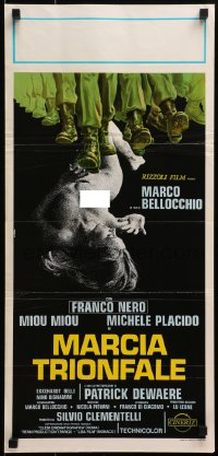 3f894 VICTORY MARCH Italian locandina 1976 art of Franco Nero & soldiers marching over naked woman!