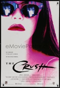 3g683 CRUSH DS 1sh 1993 cool image of Alicia Silverstone with Cary Elwes in her sunglasses!