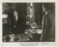 3h852 SUNSET BOULEVARD 8.25x10 still 1950 Gloria Swanson shows William Holden all her fan mail!