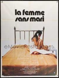 3w841 ONE IS A LONELY NUMBER French 1p 1973 sexy Trish Van Devere in nightie in bed alone!