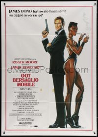 3w428 VIEW TO A KILL Italian 1p 1985 art of Moore as James Bond & Grace Jones by Daniel Goozee!