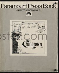 3w028 CHINATOWN pressbook 1974 art of Jack Nicholson & Faye Dunaway by Jim Pearsall, Roman Polanski
