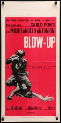 3y887 BLOW-UP Italian locandina R1970s Antonioni, Hemmings straddles sexy model Verushka!