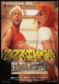 3y788 FIFTH ELEMENT Japanese 1997 different close up of couple Bruce Willis & sexy Milla Jovovich!