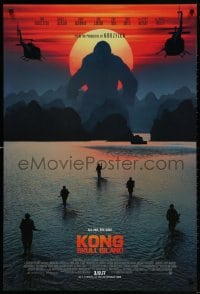 3z746 KONG: SKULL ISLAND int'l advance DS 1sh 2017 Jackson, Hiddleston, huge ape and soldiers!