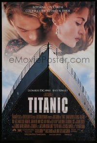 3z946 TITANIC DS 1sh 1997 Leonardo DiCaprio, Kate Winslet, directed by James Cameron!