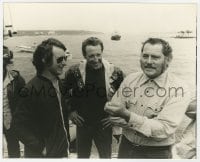 4d533 JAWS candid 8x10 still 1975 Steven Spielberg joking with Roy Scheider & Robert Shaw!