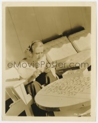 4d549 JOAN CRAWFORD  8x10.25 still 1933 working on jigsaw puzzle on vacation from Dancing Lady!