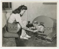 4d552 JOAN LESLIE  8.25x10 still 1942 she gave her dog a bomb proof doghouse, photo by Longworth!
