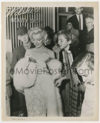 4d001 MARILYN MONROE  8.25x10 still 1960s signing autographs for fans at Wilshire Beauty Shop!