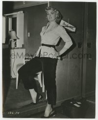 4d989 WRITTEN ON THE WIND candid 7.5x9.5 still 1956 Dorothy Malone standing by her dressing room!