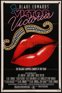 4t946 VICTOR VICTORIA 1sh 1982 Julie Andrews, Blake Edwards, cool lips & mustache art by John Alvin!