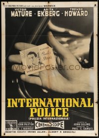 4w616 PICKUP ALLEY Italian 1p 1957 different image of Victor Mature's International Police ID card!