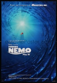 4z655 FINDING NEMO advance DS 1sh 2003 Disney & Pixar, Nemo surrounded by huge school of fish!