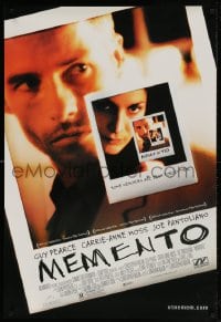 4z778 MEMENTO DS 1sh 2000 Christopher Nolan, great Polaroid images of Guy Pearce & Carrie-Anne Moss!