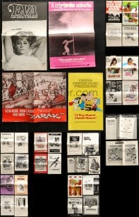5a143 LOT OF 34 CUT PRESSBOOKS 1960s-1970s advertising a variety of different movies!