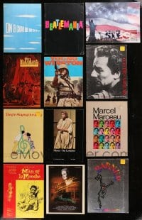 5a235 LOT OF 12 MOSTLY SOUVENIR PROGRAM BOOKS 1960s-1980s images & info from a variety of movies!