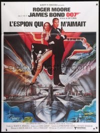 5j833 SPY WHO LOVED ME French 1p R1984 art of Roger Moore as James Bond & Barbara Bach by Bob Peak!