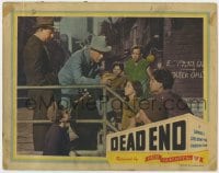 5m456 DEAD END LC R1944 Allen Jenkins watches Humphrey Bogart give advice to the Dead End Kids!