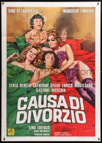 5p214 CAUSE OF DIVORCE Italian 1p 1972 art of sexy Senta Berger & Catherine Spaak in bed w/2 guys!