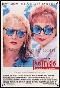 5r714 POSTCARDS FROM THE EDGE 1sh 1990 great image of Shirley MacLaine & Meryl Streep w/sunglasses!