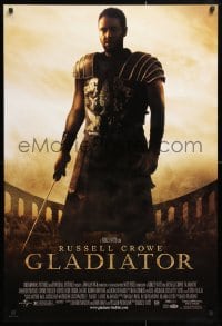 5t345 GLADIATOR DS 1sh 2000 Ridley Scott, cool image of Russell Crowe in the Coliseum!