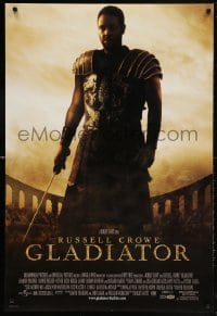 5z651 GLADIATOR DS 1sh 2000 Ridley Scott, cool image of Russell Crowe in the Coliseum!
