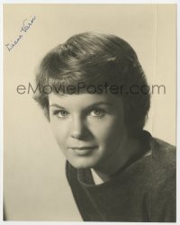 6b273 DIANE VARSI signed deluxe 7.25x9 still 1960s close portrait of the actress wearing a sweater!