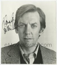 6b277 DONALD SUTHERLAND signed 8x9 still 1980s head & shoulders portrait of the leading man!