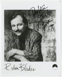 6b634 RUBEN BLADES signed 8x10 music publicity still 1992 portrait of the singer at Elektra Records!