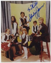 6b687 SHIRLEY JONES signed color 8x10 REPRO still 1980s singing with her Partridge Family co-stars!