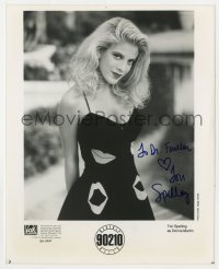 6b385 TORI SPELLING signed TV 8x10 still 1992 sexy portrait as Donna in Beverly Hills 90210!